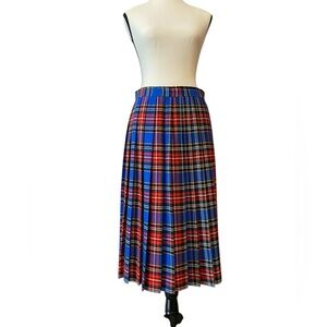 Vintage dead stock tartan skirt, excellent condition 100% worsted wool